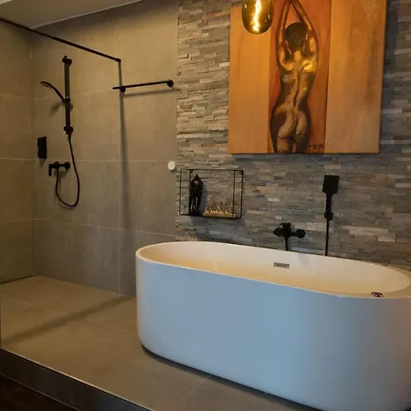 Time Out アパート *